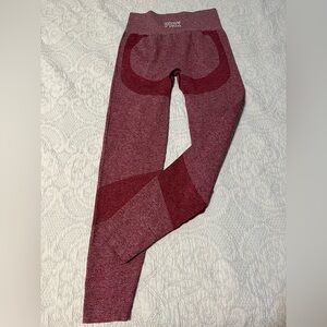 PINK Victoria's Secret Maroon Seamless Leggings. Small